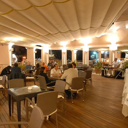 Excelsior Szálloda 4*