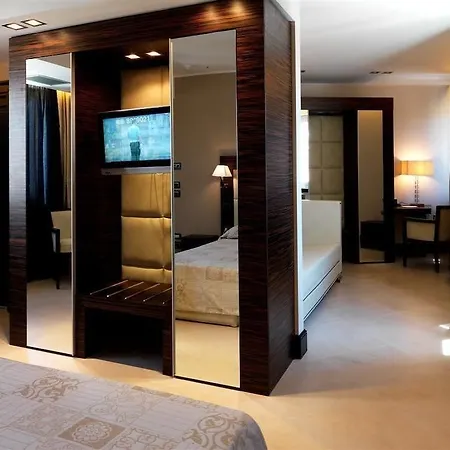 Excelsior Hotel 4*