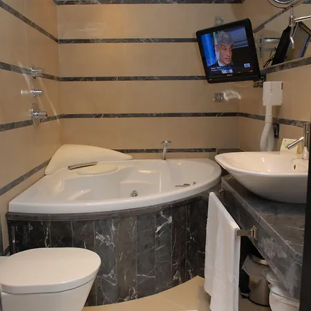 Excelsior Λα Μανταλένα